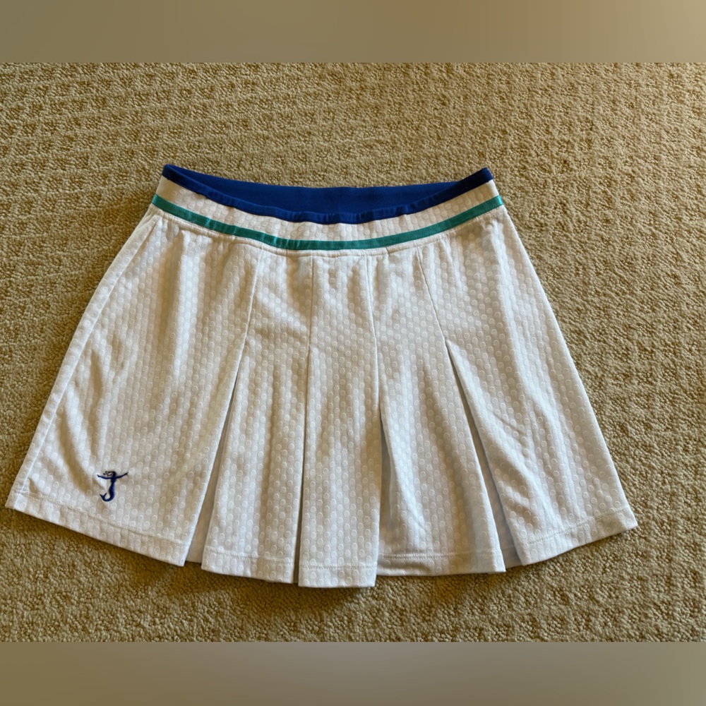 Women’s athletic skirt. Perfect for tennis or Pickleball.